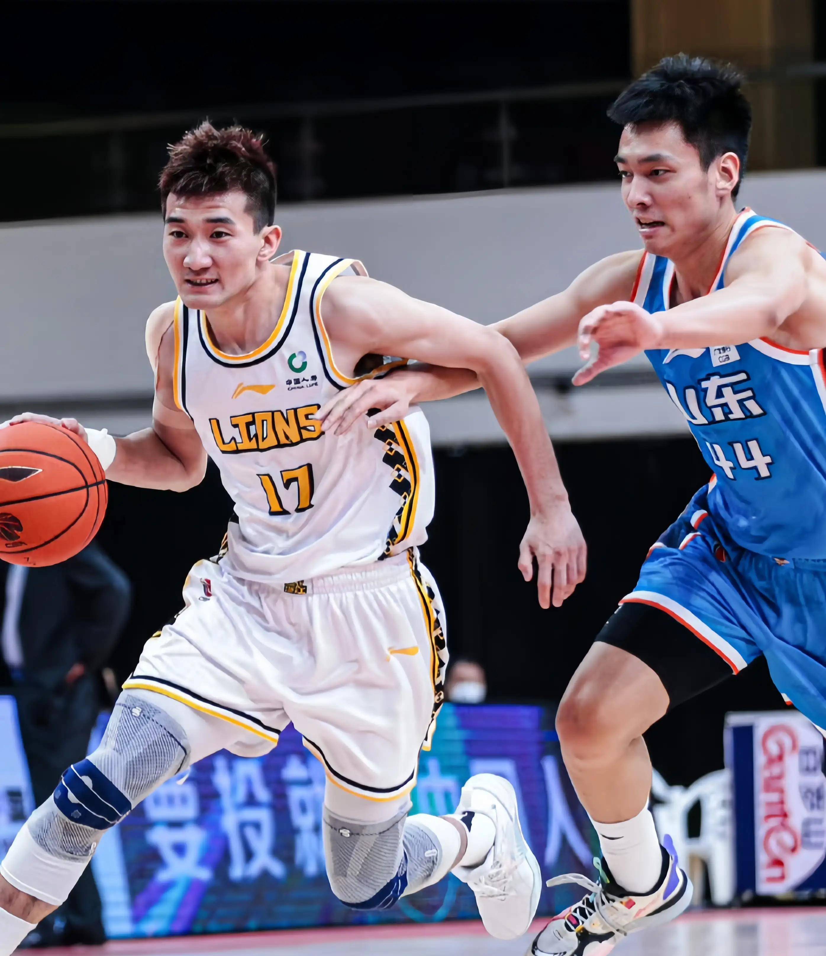 媳与泰格 媳与泰格